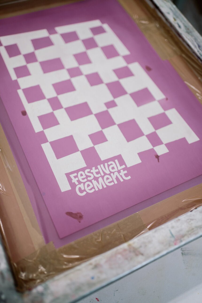 Tasjes zeefdrukken in GA voor festival Cement