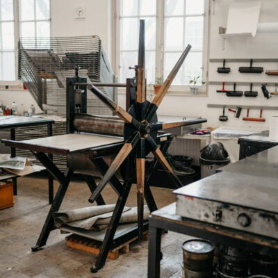 Grafisch Atelier Den Bosch werkplaats met kleine pers