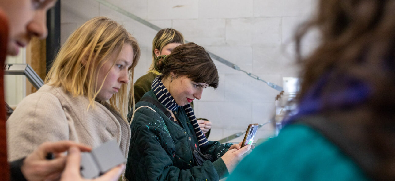 Inversie #4 kunstenaars op bezoek bij Light on Labs